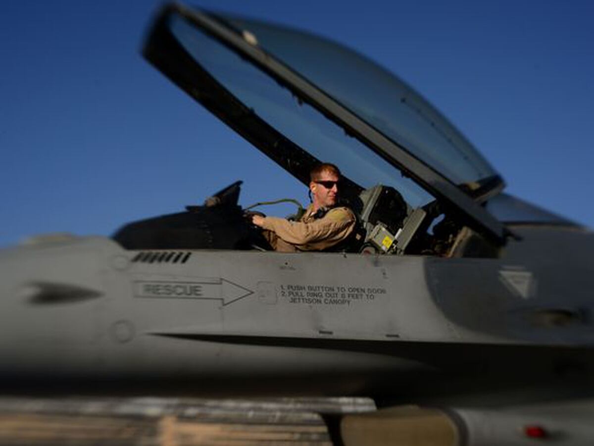 Air Force No change on stop loss