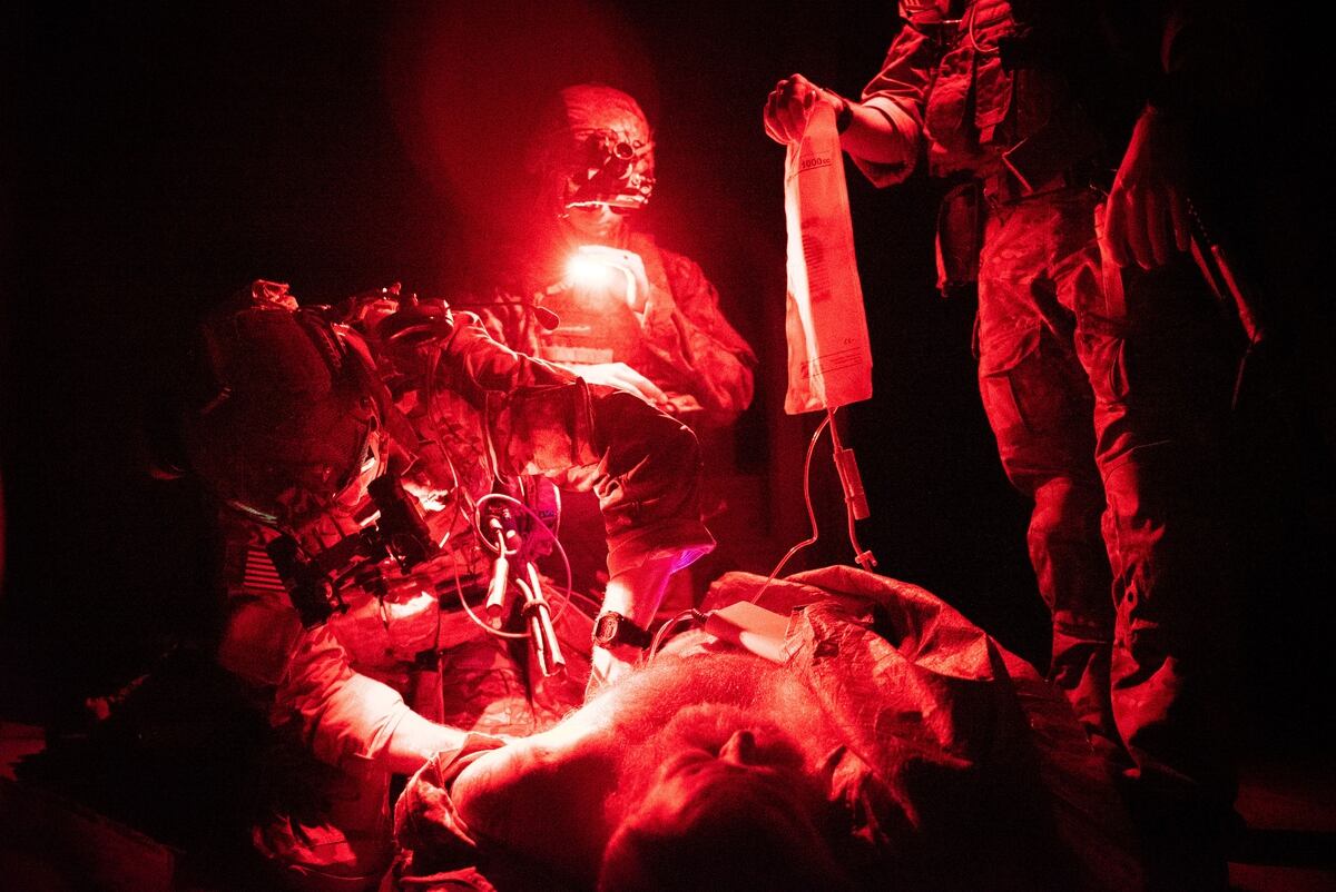 Get Wallpaper Two Rangers Up For Valor Awards After Using New Life Saving For iPhone