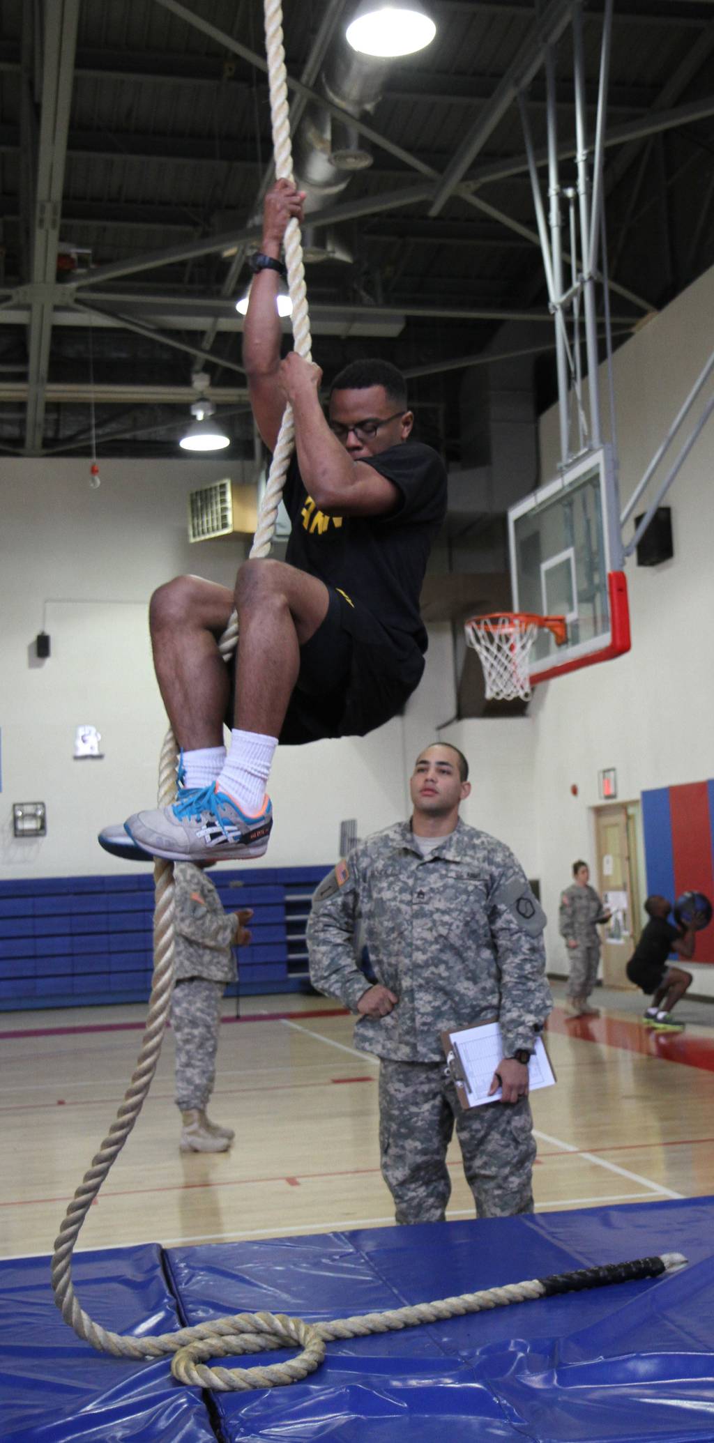 Army approves black socks with PT uniforms