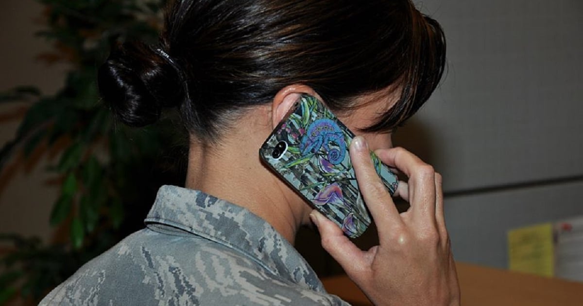 AT&T rolls out new discounts for troops, veterans, families