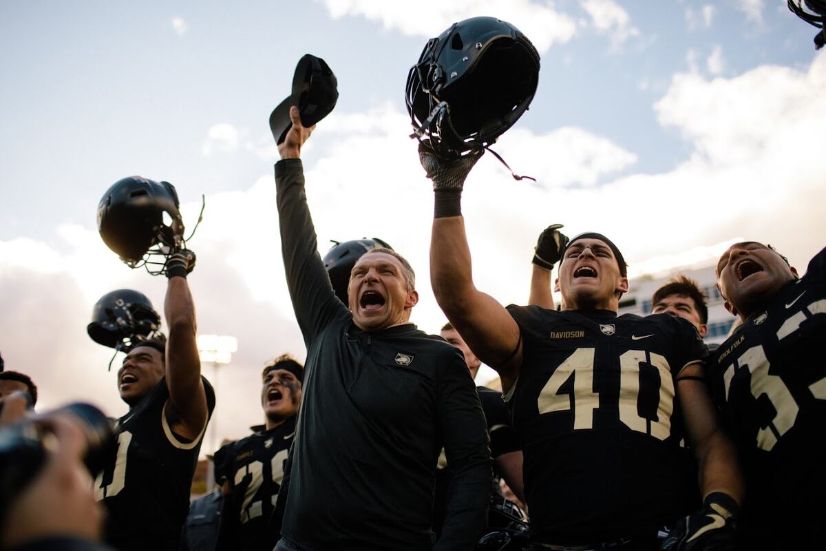 Army Holds Off Air Force 17 14 For Its 11th Straight Win At Home