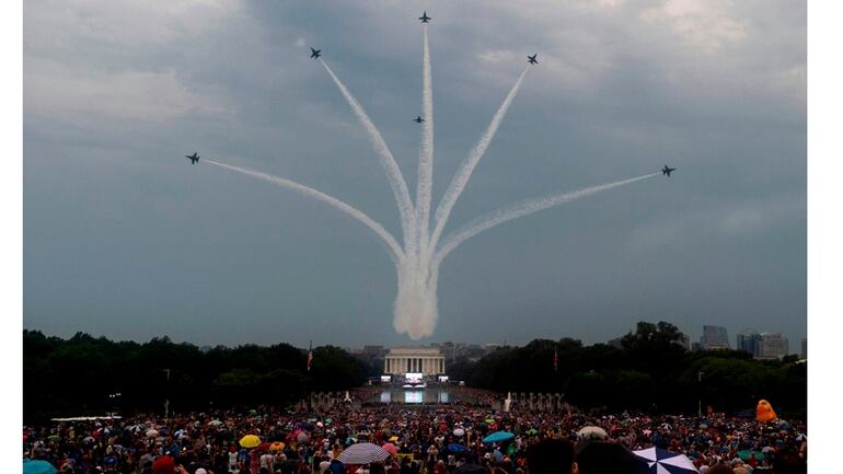 Vw Employees Clean Up National Mall After July 4 4th Of July