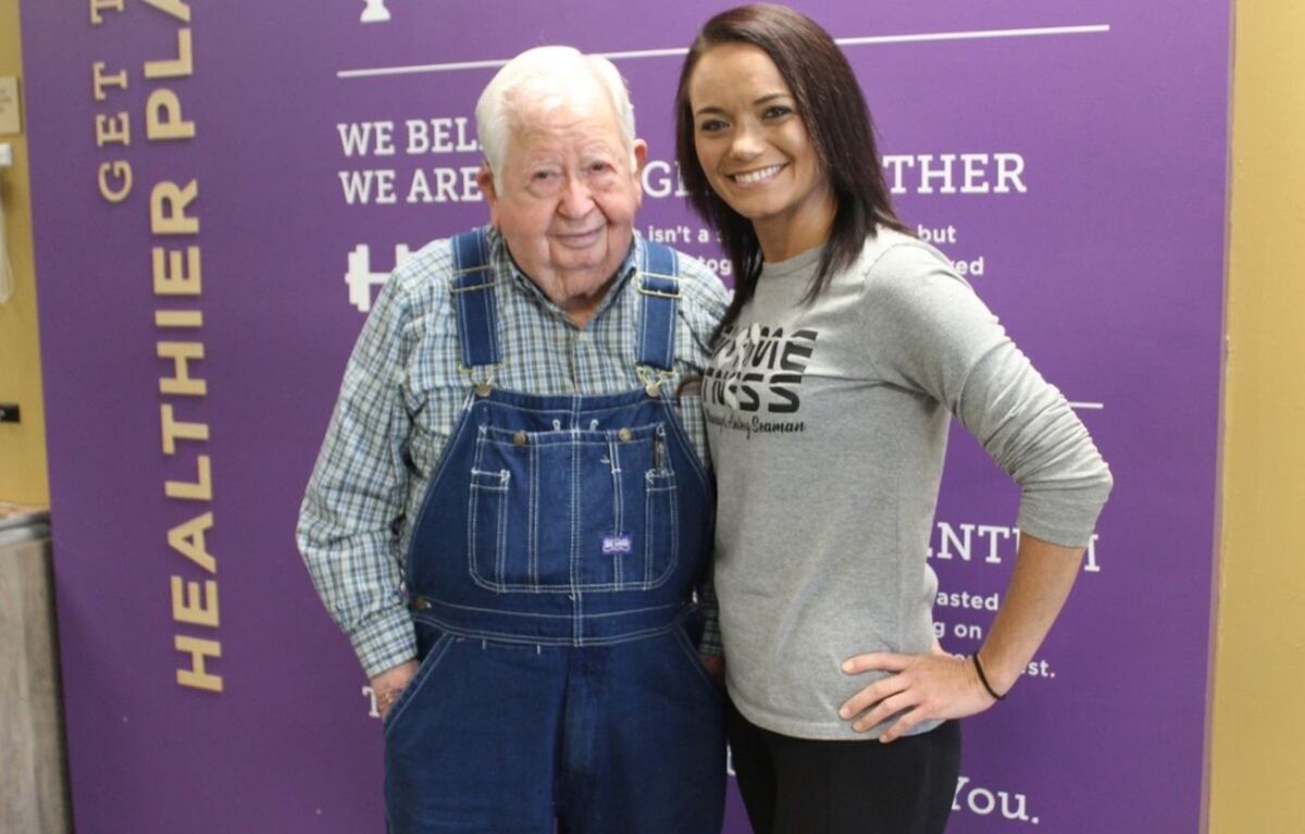 Halt All Workout Selfies Nothing Will Ever Top This 91 Year Old Gym Going Vet In Denim Overalls