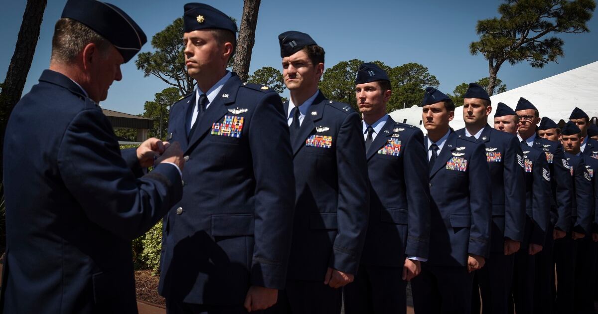 Distinguished Flying Crosses Awarded To 24 Ac 130 Crew Members