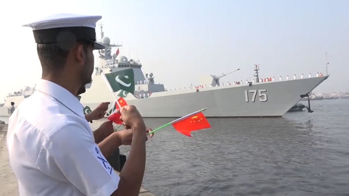 باكستان والصين تطلقان مناورات بحرية مشتركة و تشعر الهند بالقلق