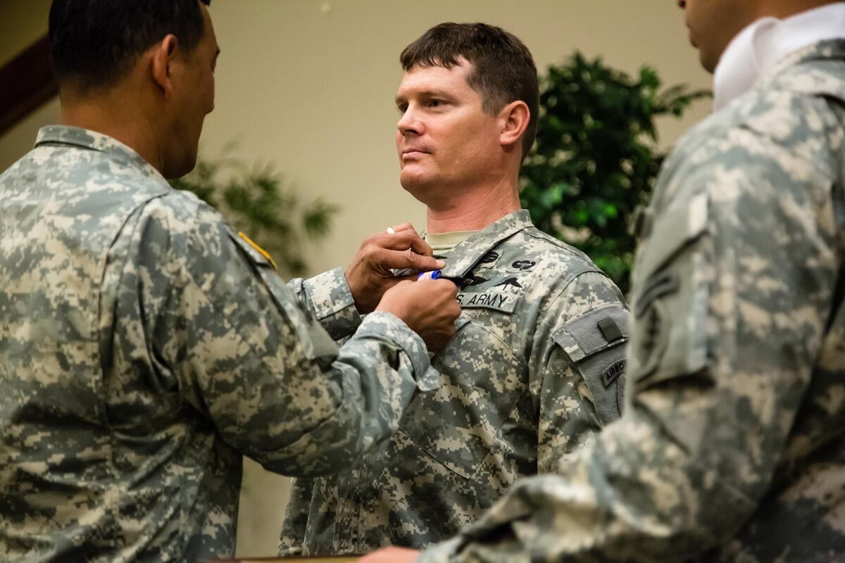 Soldier S Medal For Sgt Who Stopped Gunman At Eglin Afb