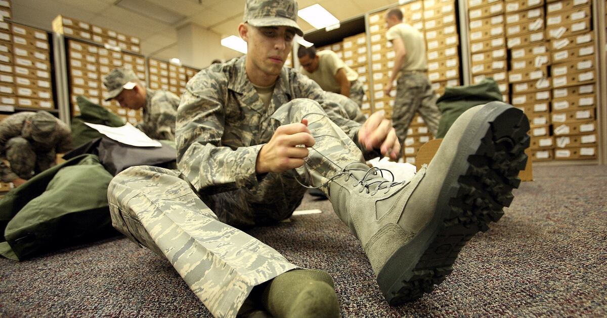 Airmen To See A Decrease In Their Annual Clothing Allowance In 2017
