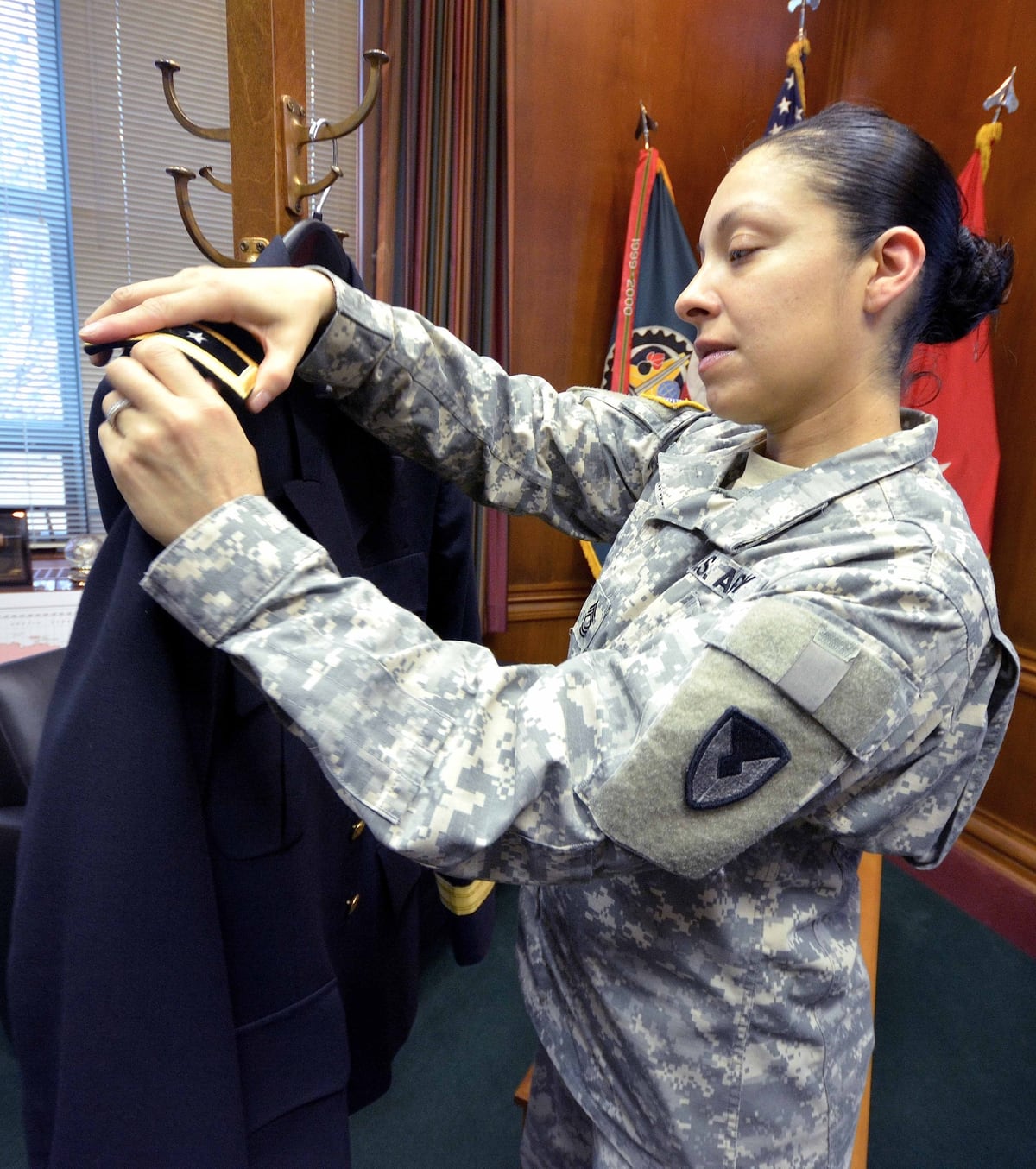 Applications open Be a general's enlisted aide