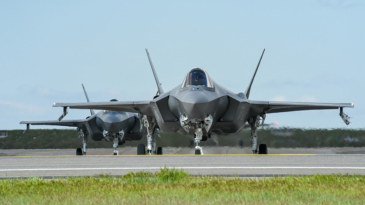 4 Hill Afb Based F 35 Jets Make Unplanned Landing At