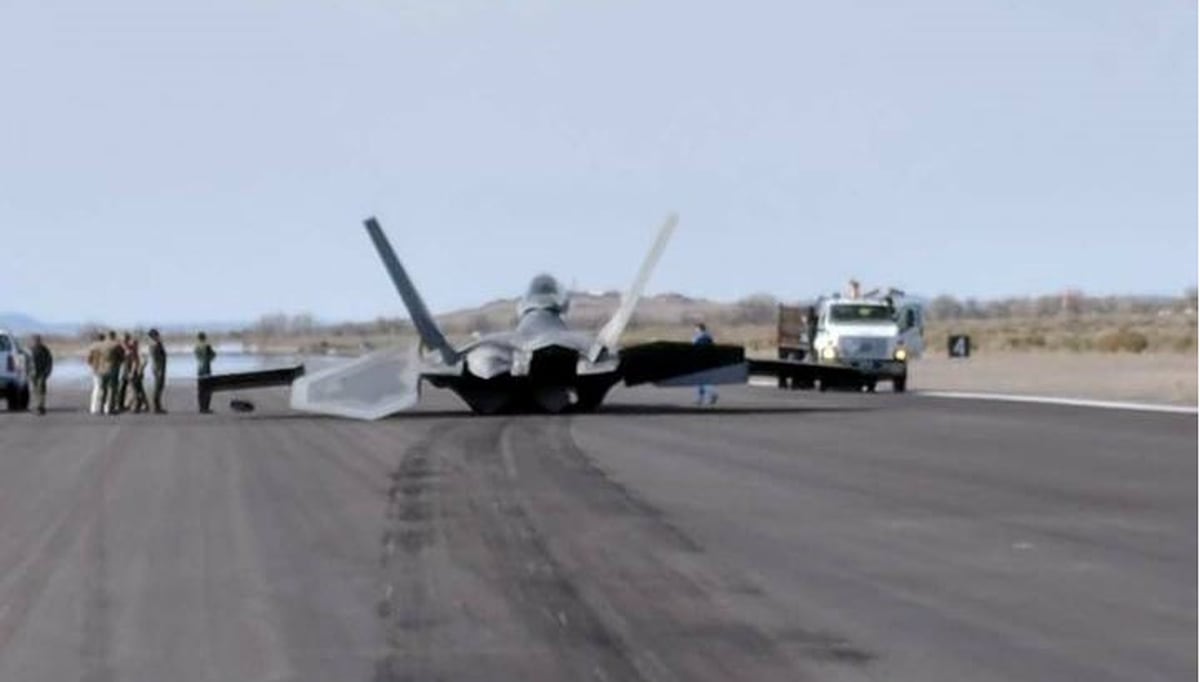 Investigation Pilot Error Incorrect Data Caused F 22 To Crash Skid On Takeoff