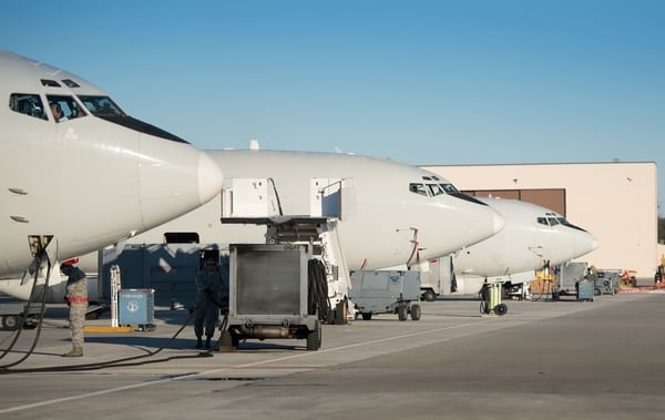 A aeronave JSTARS está na linha de vôo da Base da Força Aérea de Robins, na Geórgia, em 31 de outubro de 2017. (Força Aérea)