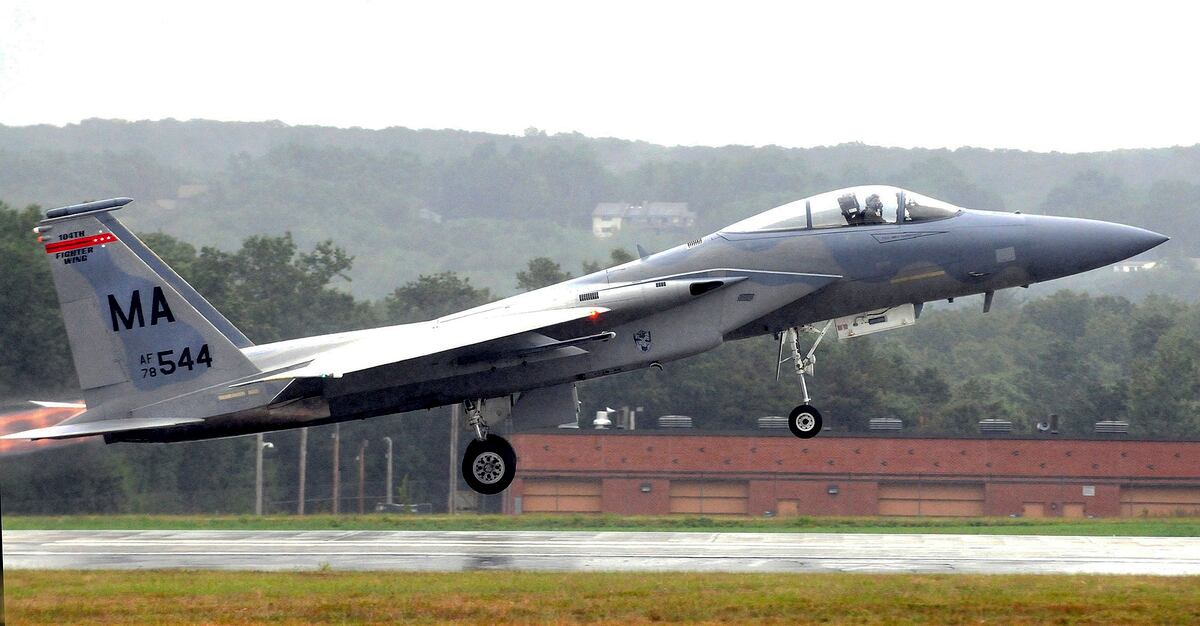 Military Going Ahead With Plan For Low Level Fighter Jets