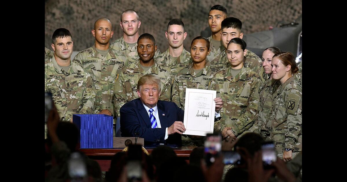 Trump Signs Bill Named For Sen John Mccain Doesn T Mention Him