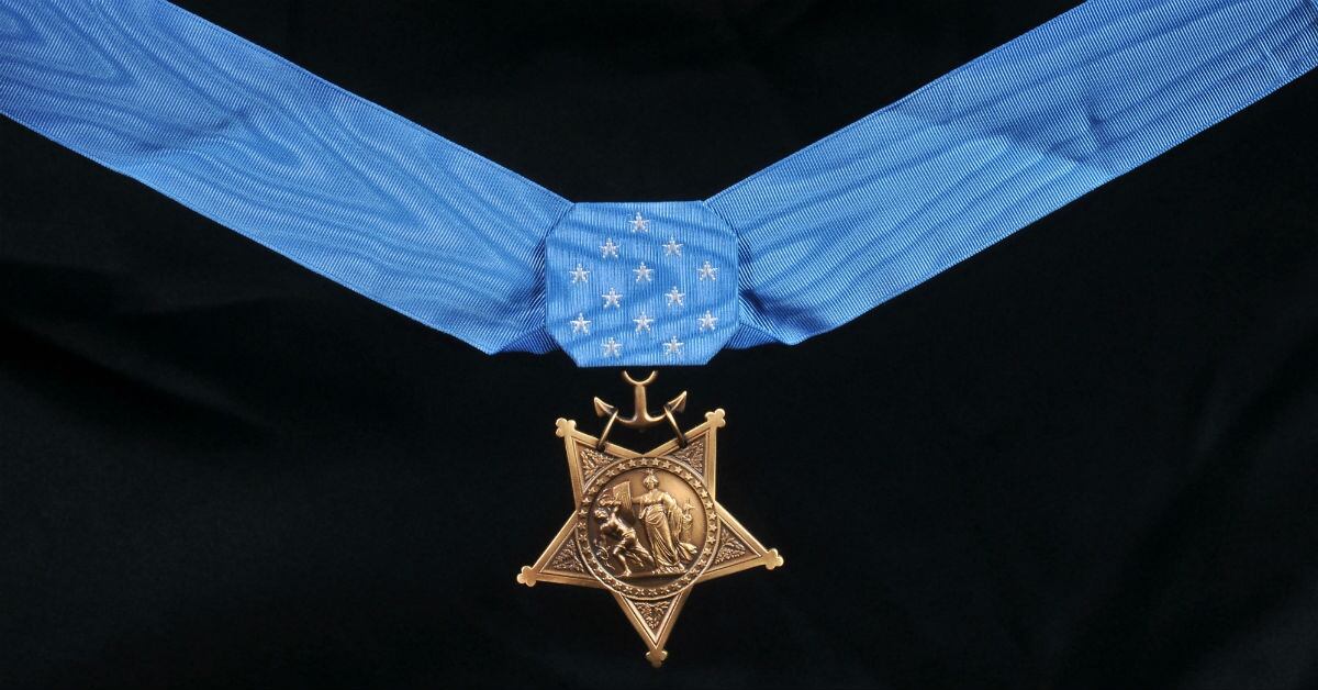 Navy Seal To Receive Medal Of Honor For 2002 S Operation Anaconda We represent our nation, our military service and and really, every single one. navy seal to receive medal of honor for