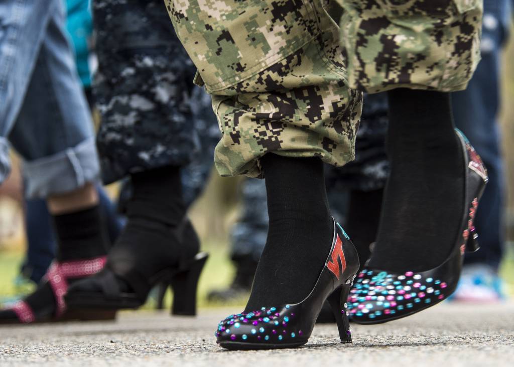 Soldiers In High Heels Draw Online Outburst