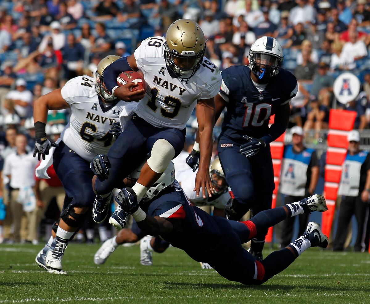 Football Improved Navy Defense Seeks To Slow No 15 Notre Dame