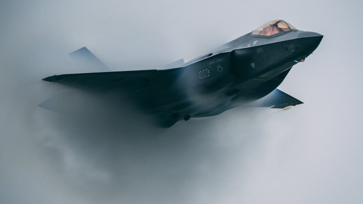 In Newly Inked Deal F 35 Price Falls To 78 Million A Copy
