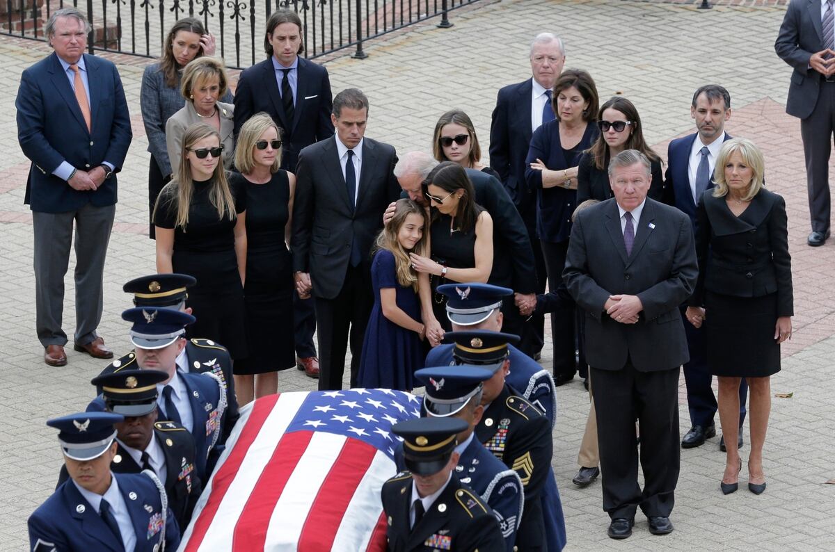 Mourners pay respects to Beau Biden