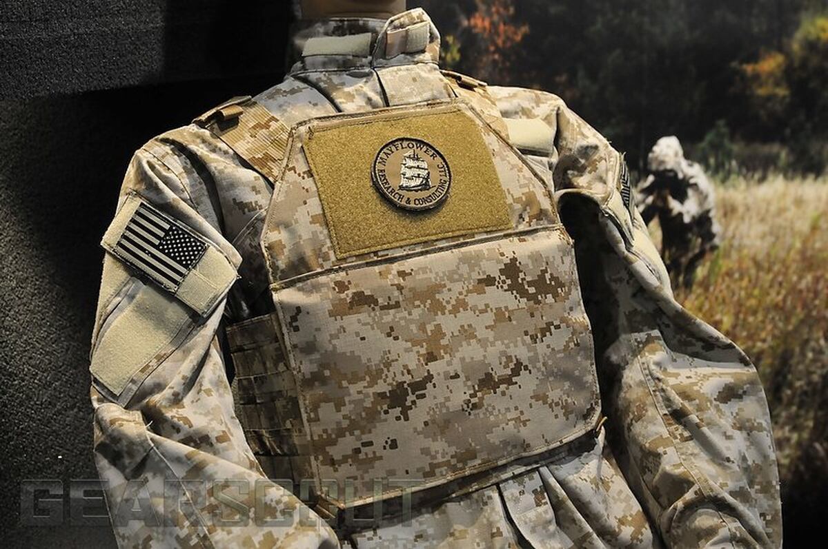 Mayflower's 10 pounds of plate carrier, including plates