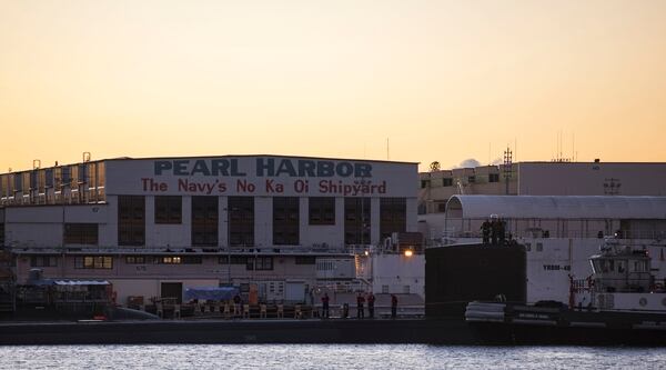 The Los Angeles-class fast-attack submarine Jefferson City departs Pearl Harbor Naval Shipyard on Nov. 12. A shooting on Dec. 4 locked down the installation. (Chief Mass Communication Specialist Amanda R. Gray/Navy)