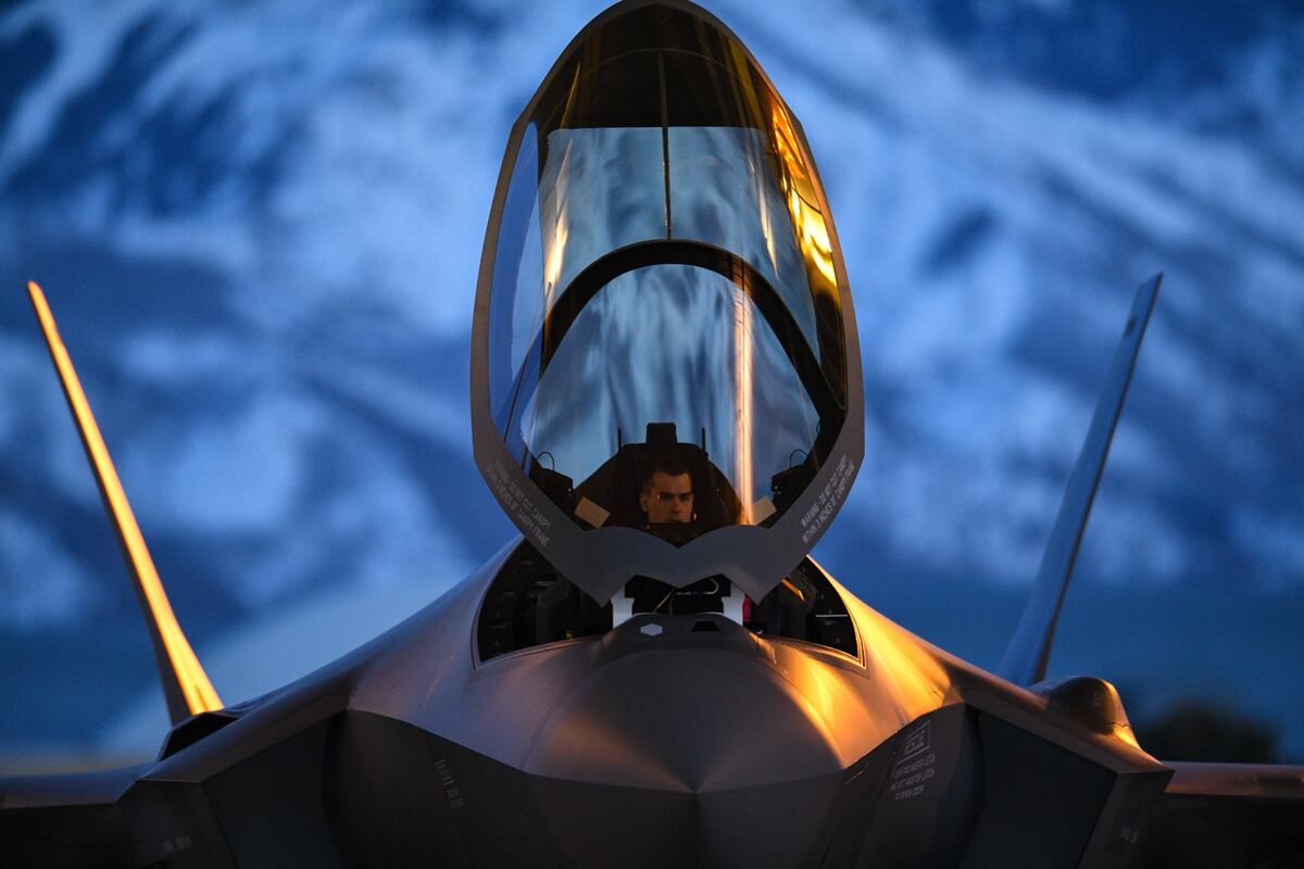 A Fix Is Coming For A Problem That Left Two F 35 Pilots In Excruciating Pain