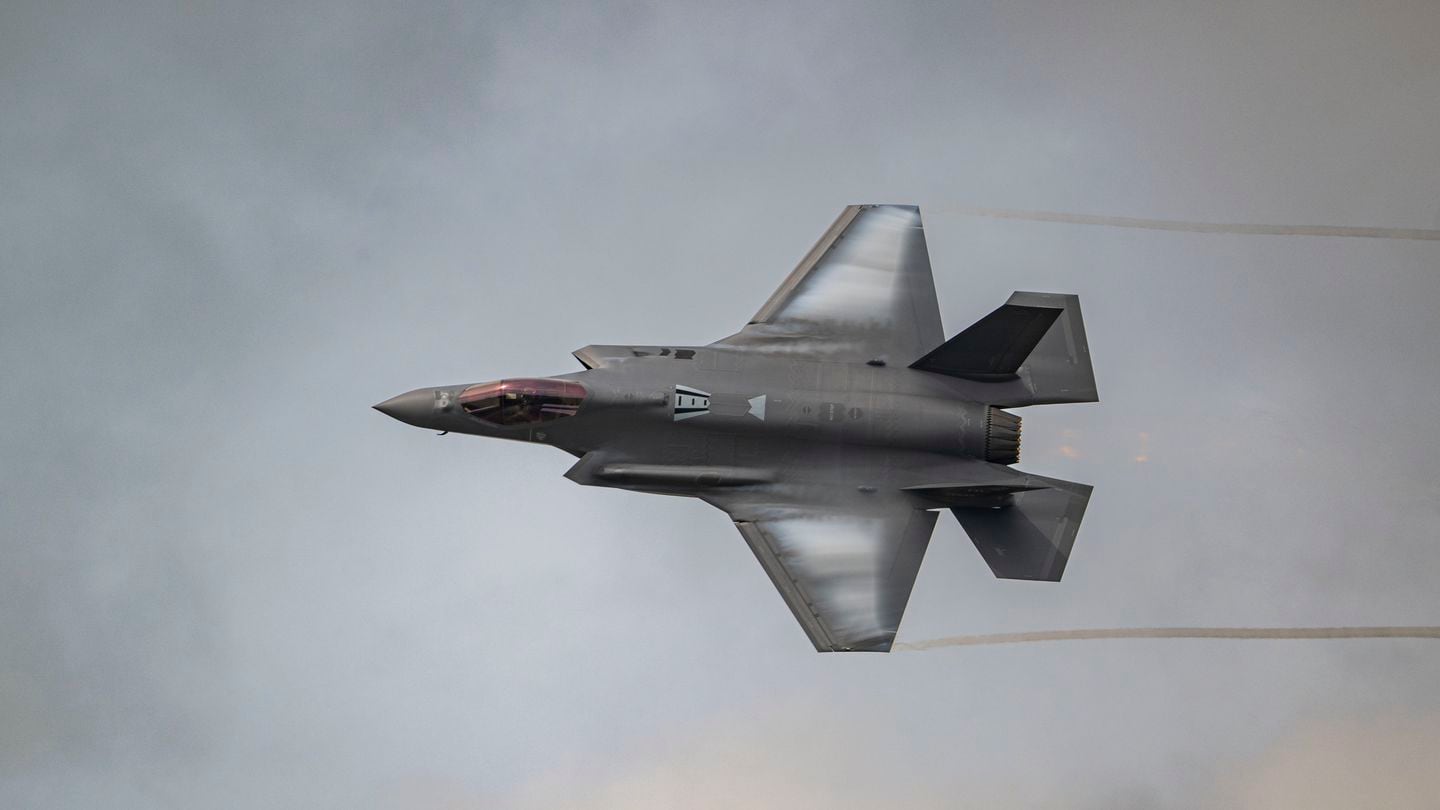 اخبار مترجمة :تتراجع احتمالات الحصول على طائرات F-35 الإماراتية وسط المغازلة الصينية والأمريكية عالية المخاطر