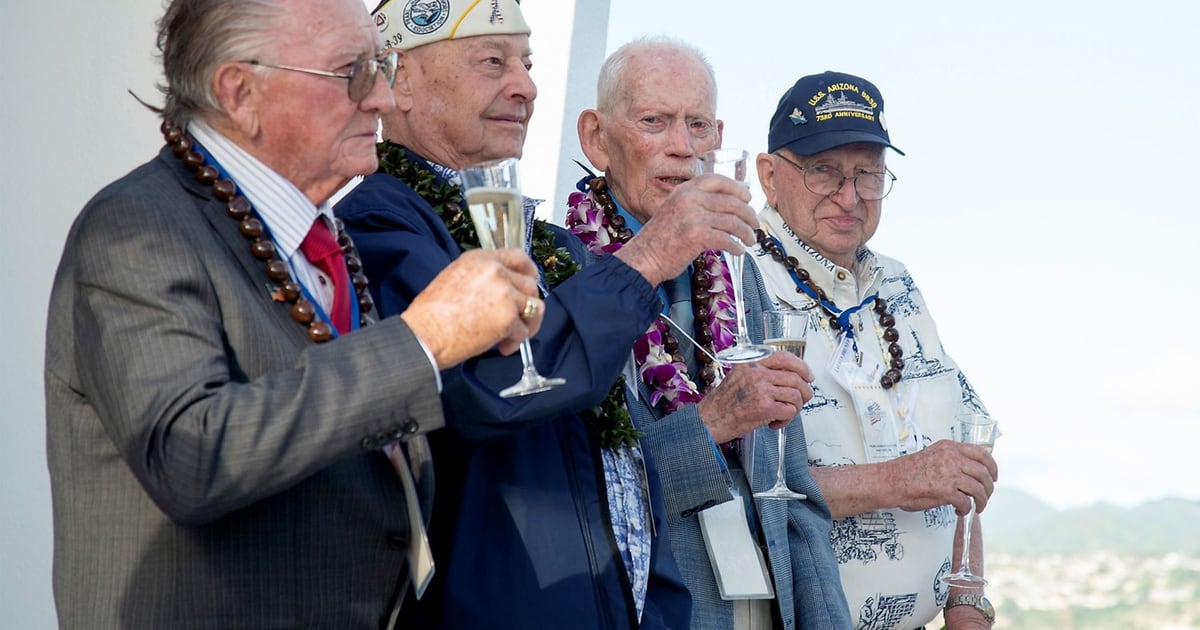 USS Arizona survivor Donald Stratton dies at 97