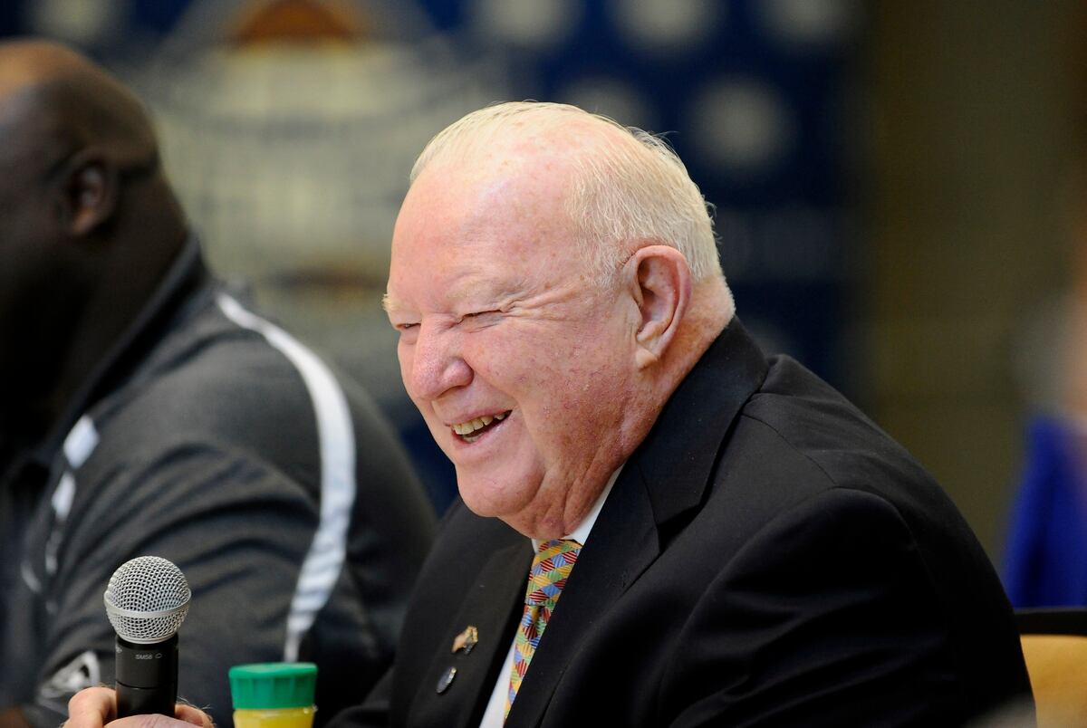 Wayne Hardin Former Navy Football Coach Dies At 91