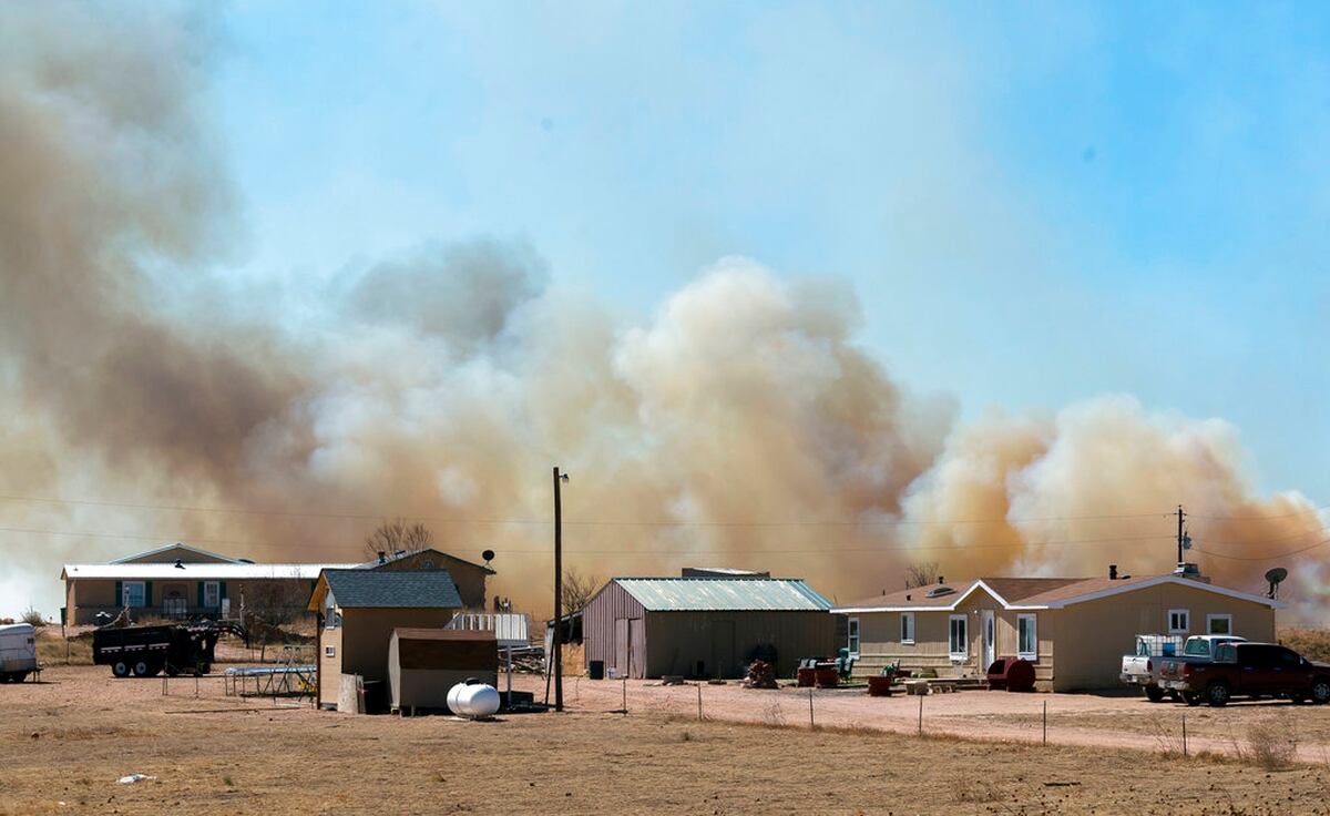 Colorado residents head home after fire ignites on Fort Carson