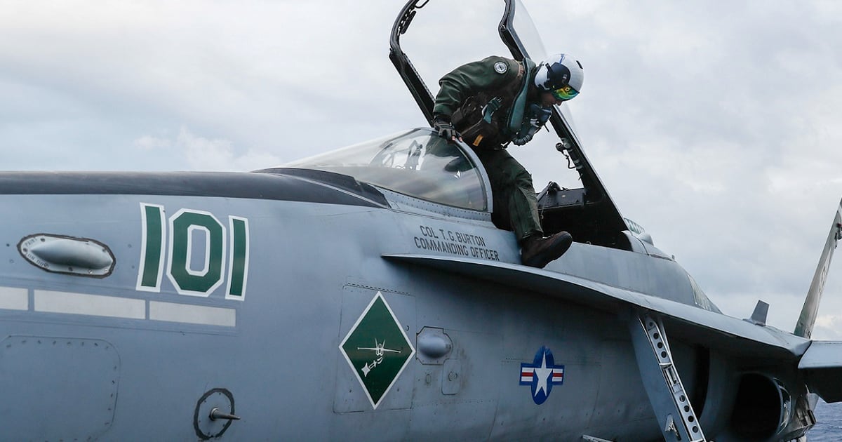 Finnish Fighter Pilot Lands On Us Aircraft Carrier