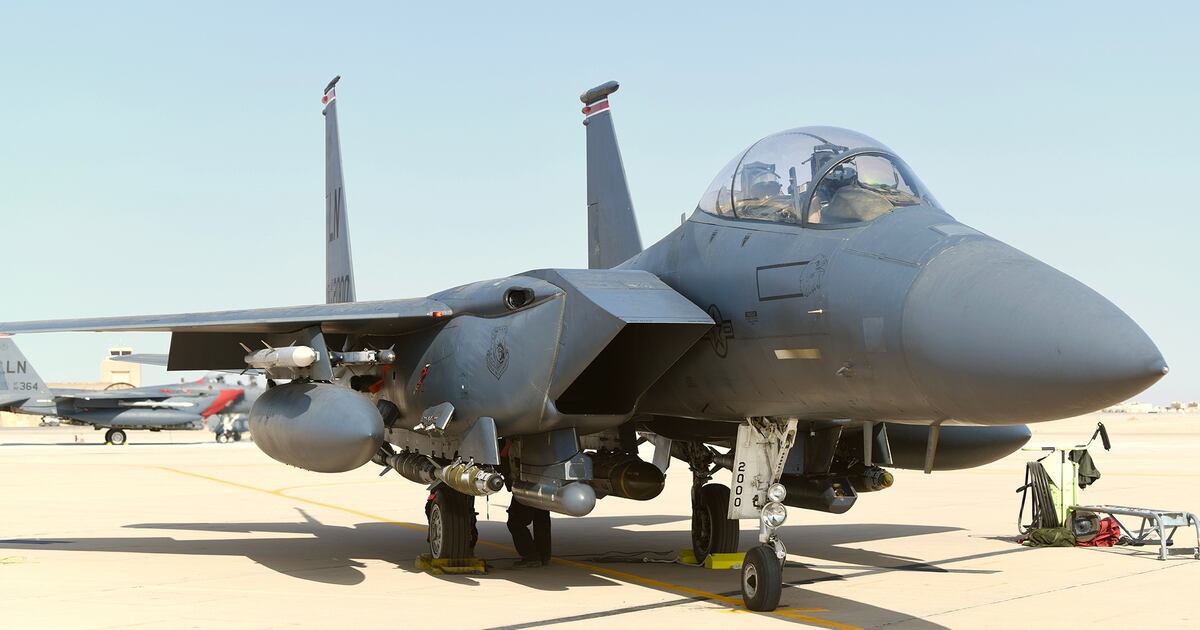F 15 S Landing Gear Malfunctions Makes Emergency Landing On Fuselage At Joint Base Andrews