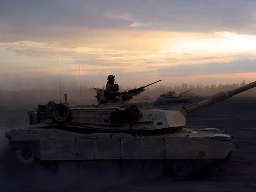Marines with Bravo Company, 4th Tanks Battalion, prepare to fire a M1A1 Abrams tanks during a low-light live-fire exercise as part of Exercise Arrow 18 in Pohjankangas Training Area near Kankaanpaa, Finland, May 16. (Staff Sgt. Marcin Platek/Marine Corps)