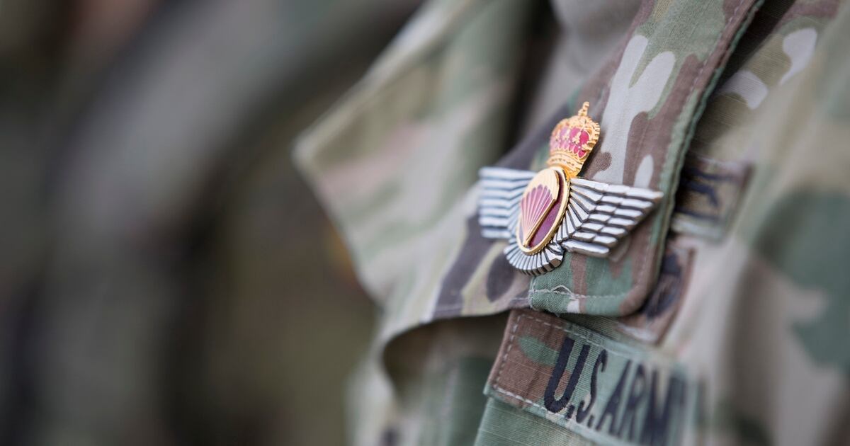 Paratroopers Honored For Jump At Trident Juncture 2015