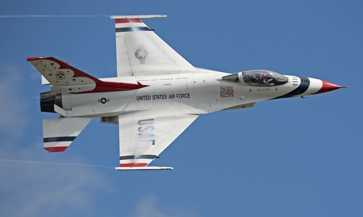 Thunderbirds F-16 crashes following Air Force Academy ...