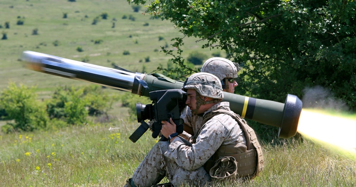 Ukraine officially cleared to buy Javelin weapons