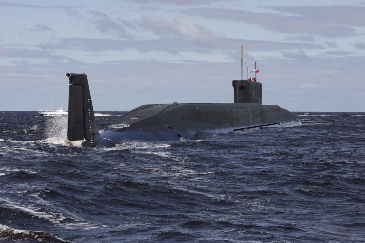 Russian Navy Test Fires Submarine Launched Missile