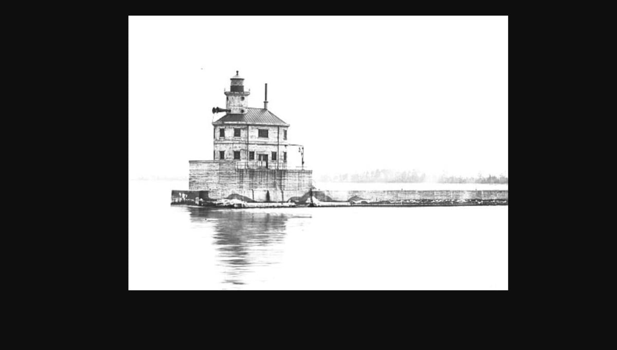 Buyer Now Has Keys To Historic Lake Superior Lighthouse