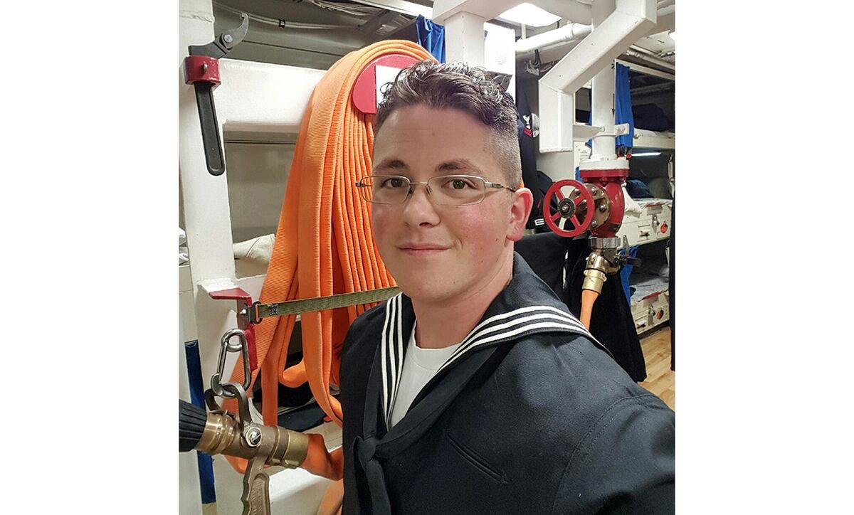 mccain members family john US praying families, of sailors missing friends proud,