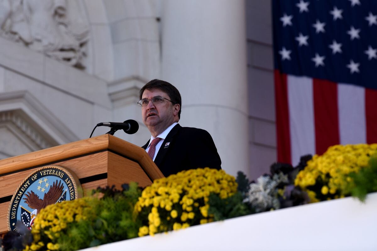 Veterans secretary marvels at reach of South Dakota’s Fort Meade hospital