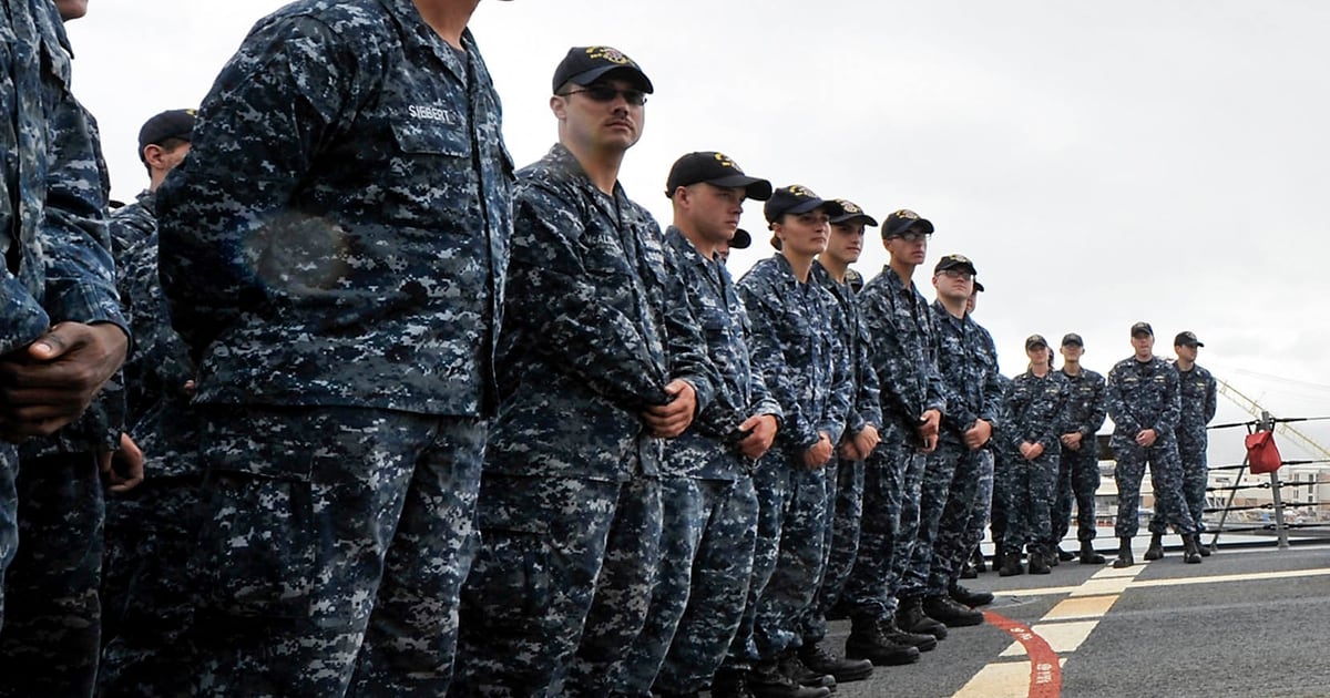 The Navy Is Ready To Dump The Military S Most Pointless Uniform