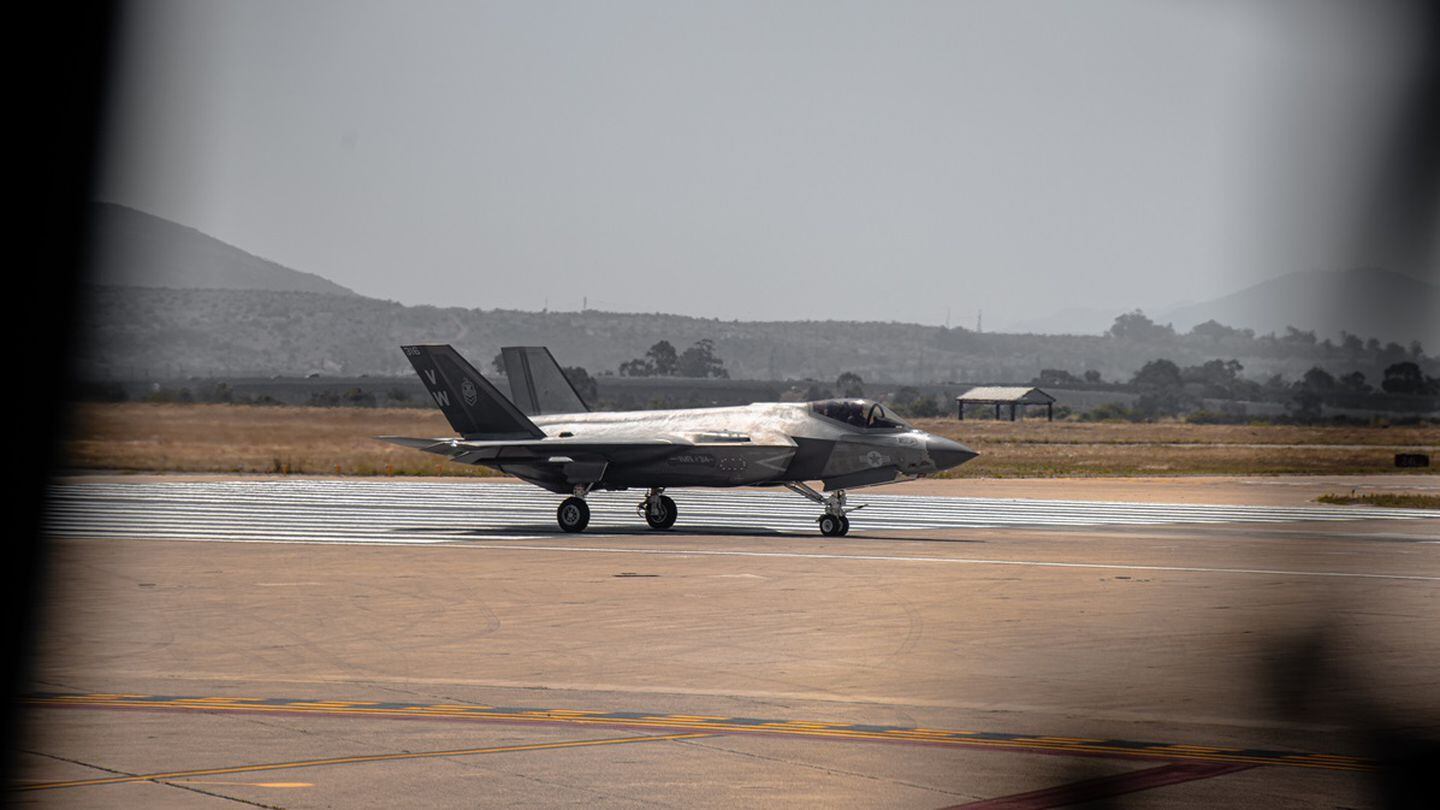 Marine F-35C used for Top Gun training takes a nosedive while parked