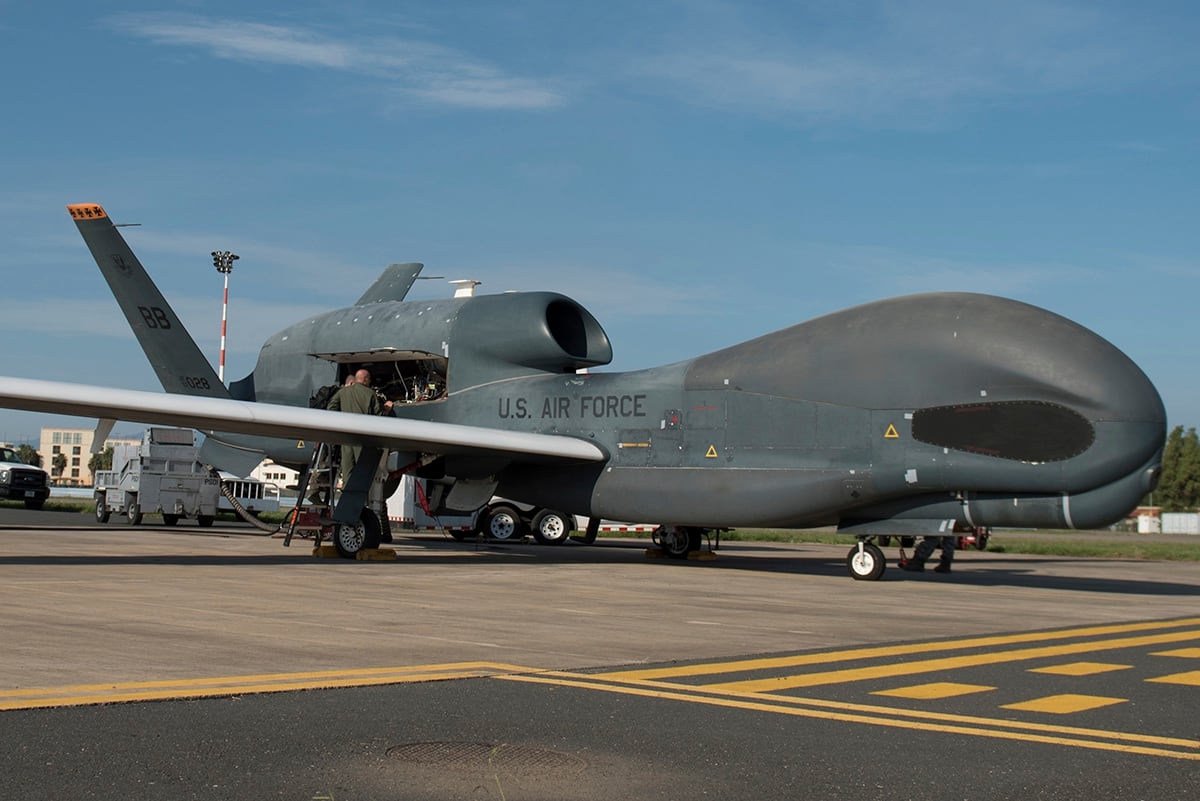Air Force Once Again Asks Congress To Let It Mothball Oldest Rq 4 Global Hawk Drones