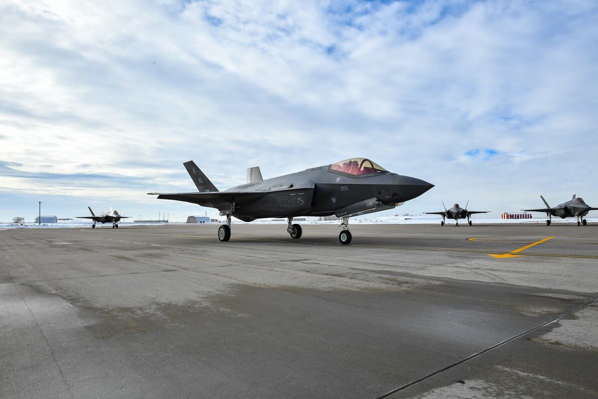 US Air Force F-35s making first operational deployment to ...