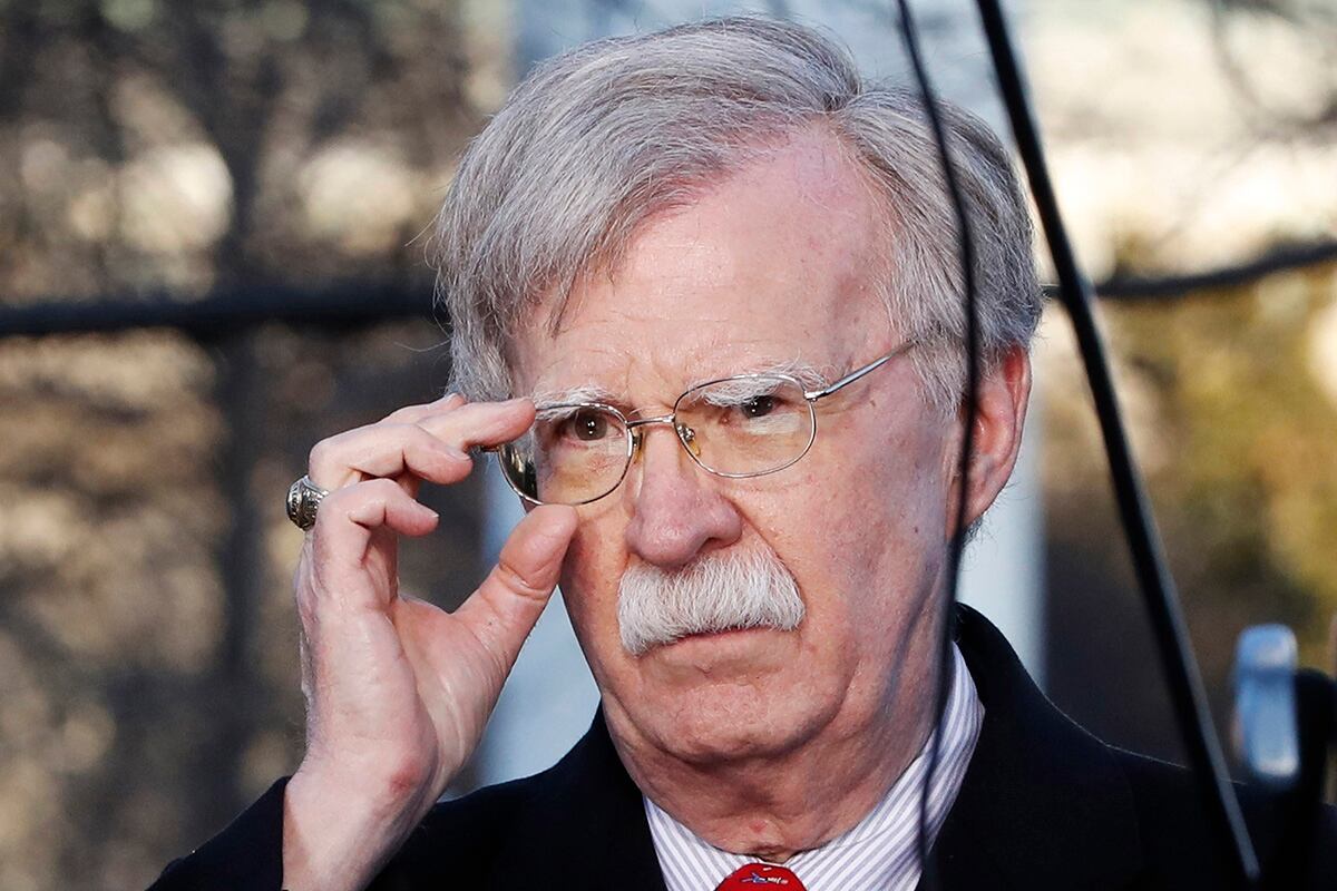 Trump dumps Bolton as national security adviser