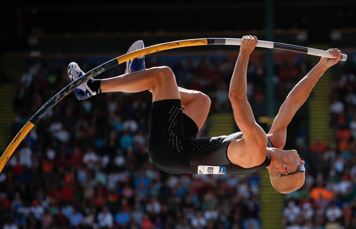 Army Reserve officer wins pole vault on July 4, claims Team USA spot