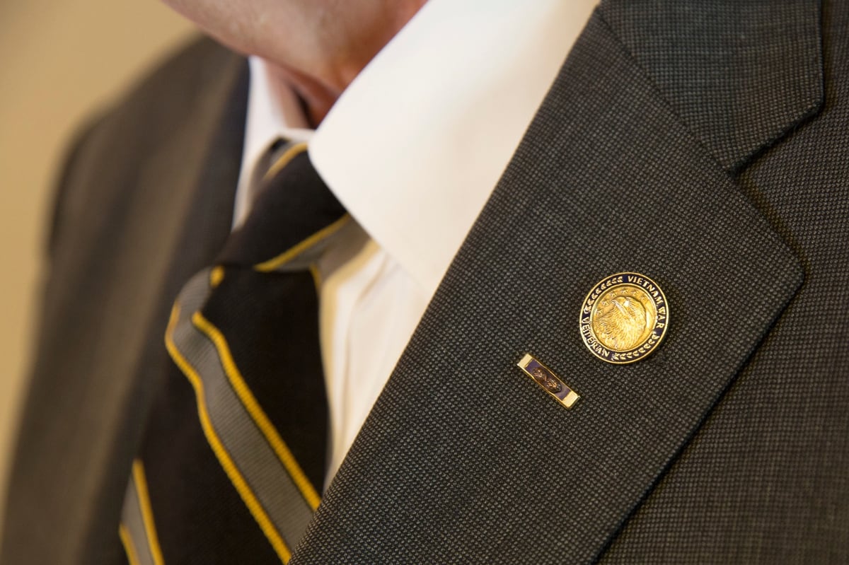 Lapel pin national initiative seek to correct injustice for vietnam vets