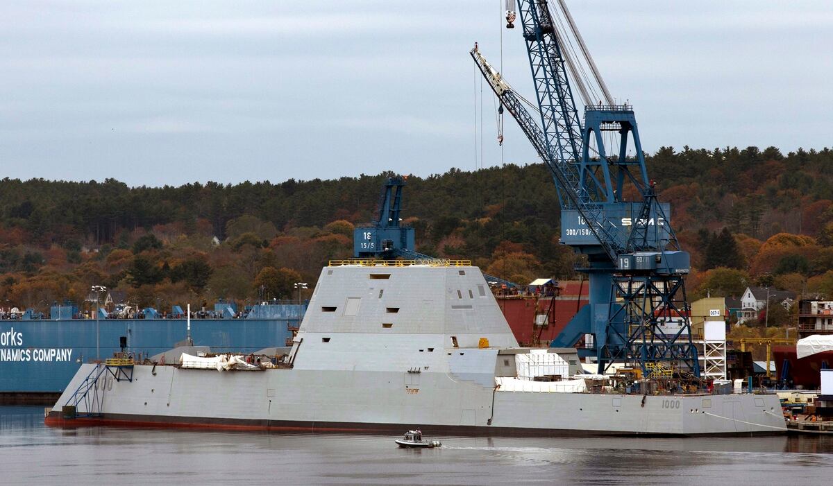 Hull Aballoo New Navy Destroyer S Seaworthiness Questioned
