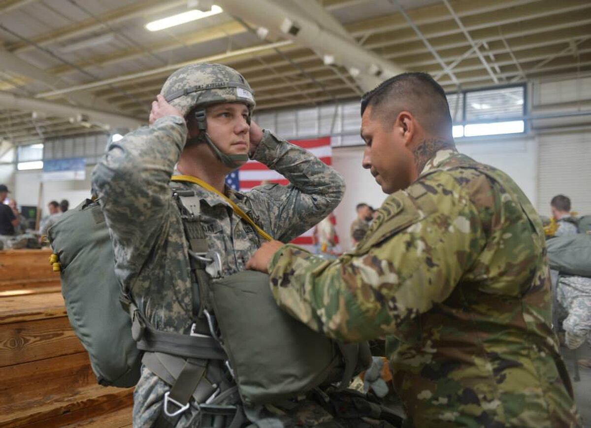 Two Star No New Camo At N Y Guard Drills Until May 1