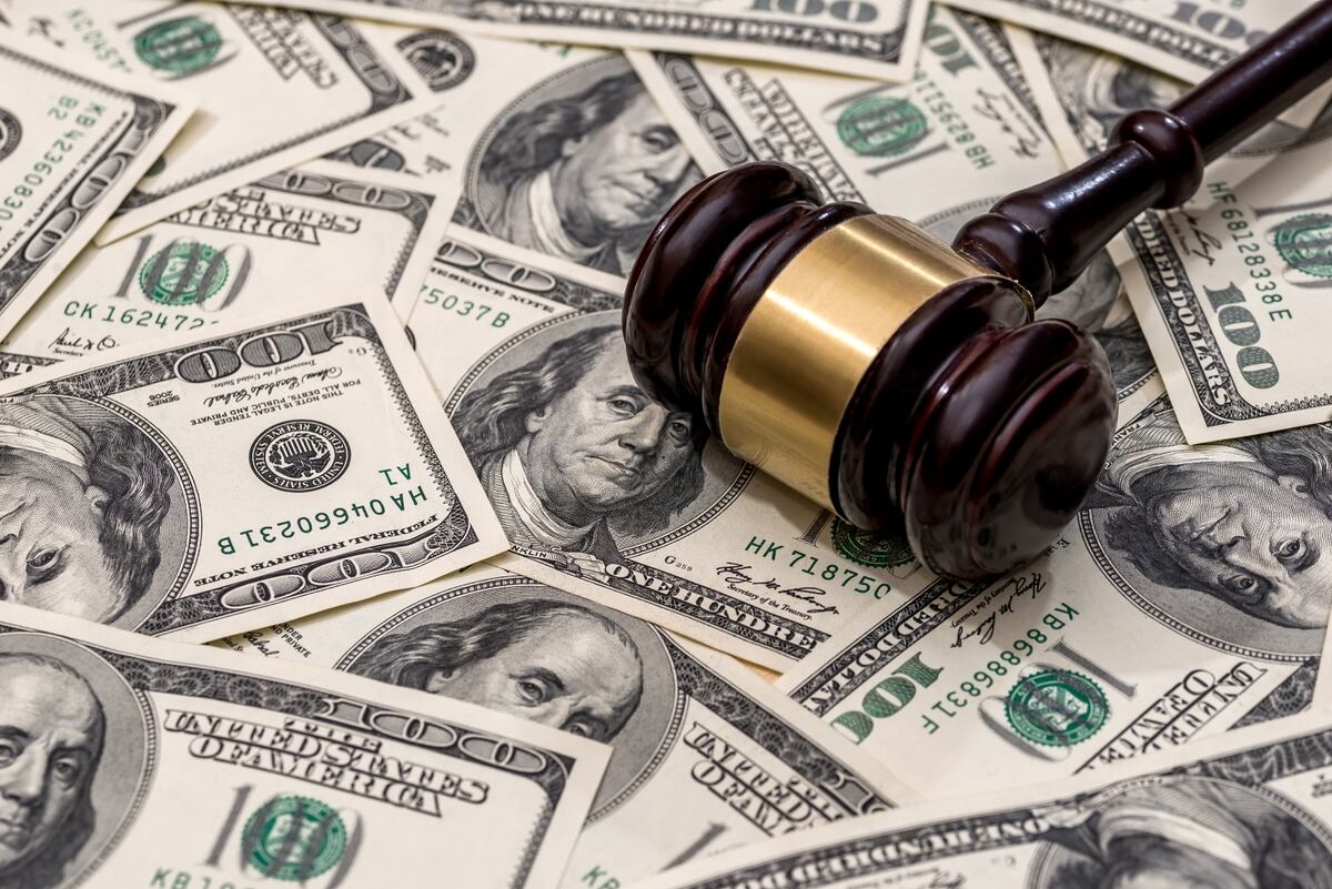 Federal pay raise bogged down in legal processes