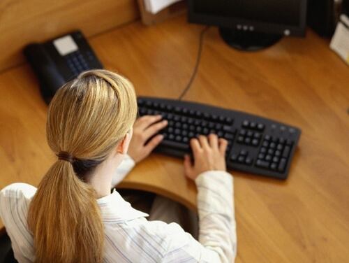 A Defense Department-run scholarship program for military spouses has succumbed to technical problems just weeks before some schools begin their fall semester. (Stock photo)